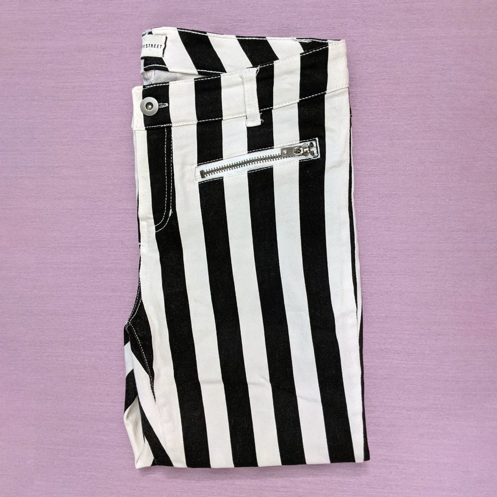 Fifty Street | Black and White Striped Jeans (M)
